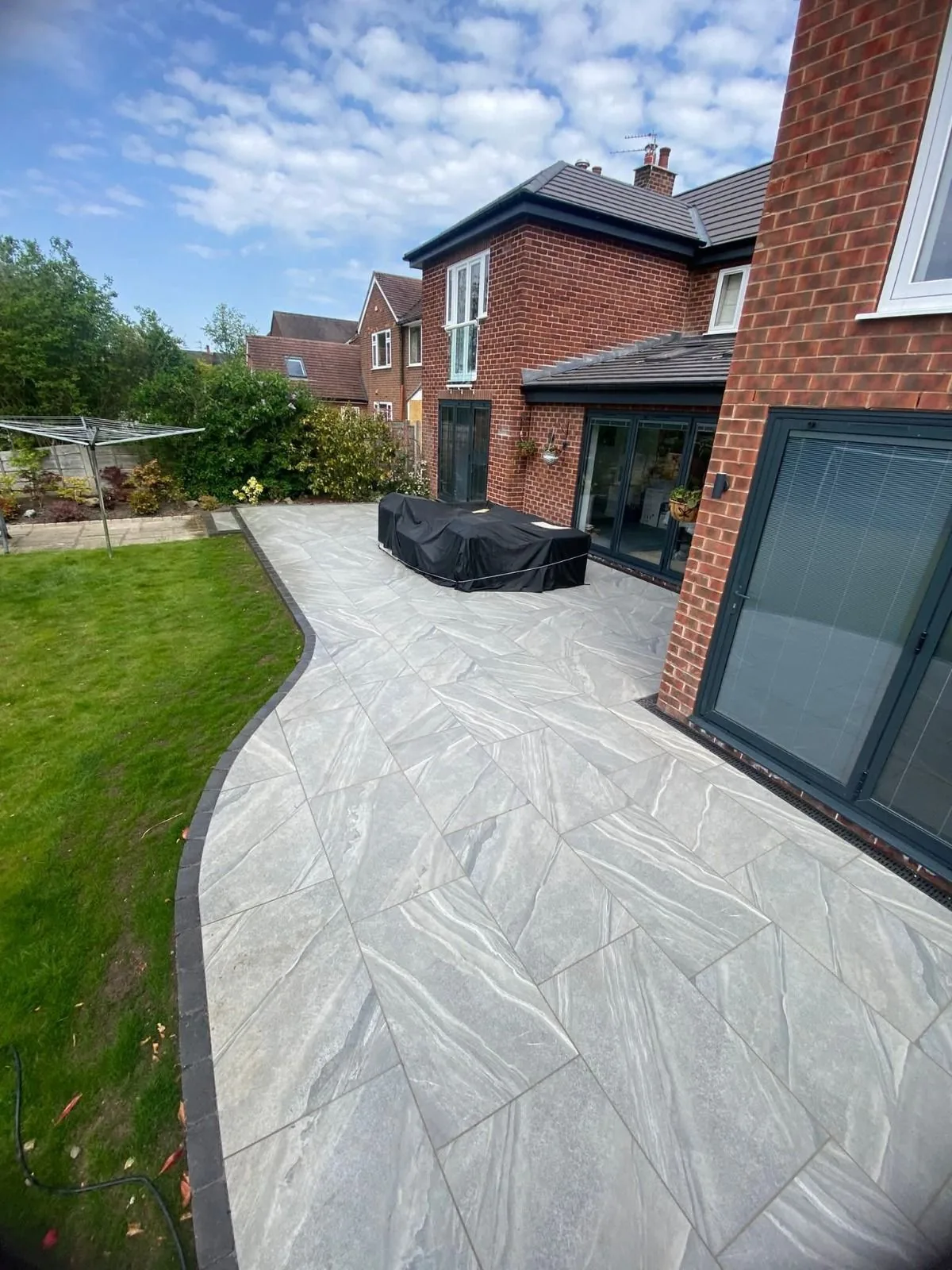 Curved porcelain patio