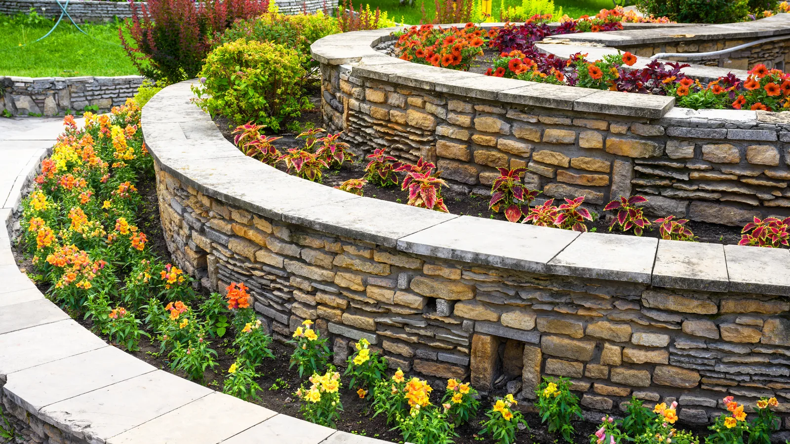 Retaining Walls by Nationwide Driveways